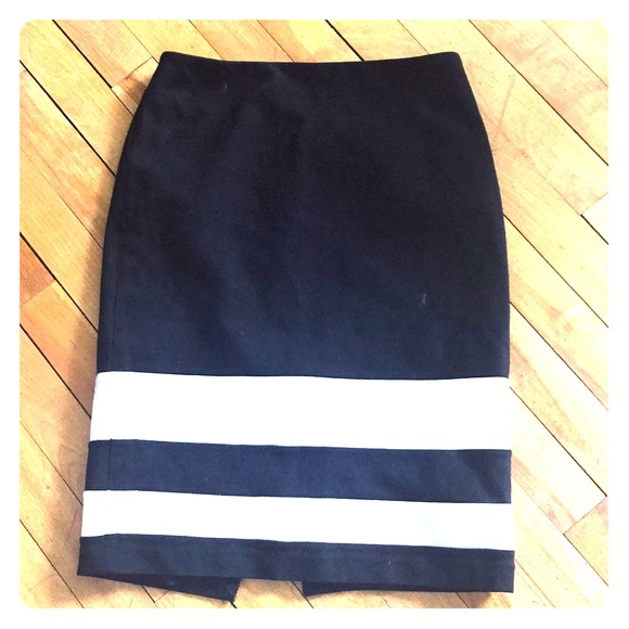 White House Black Market skirt size 0